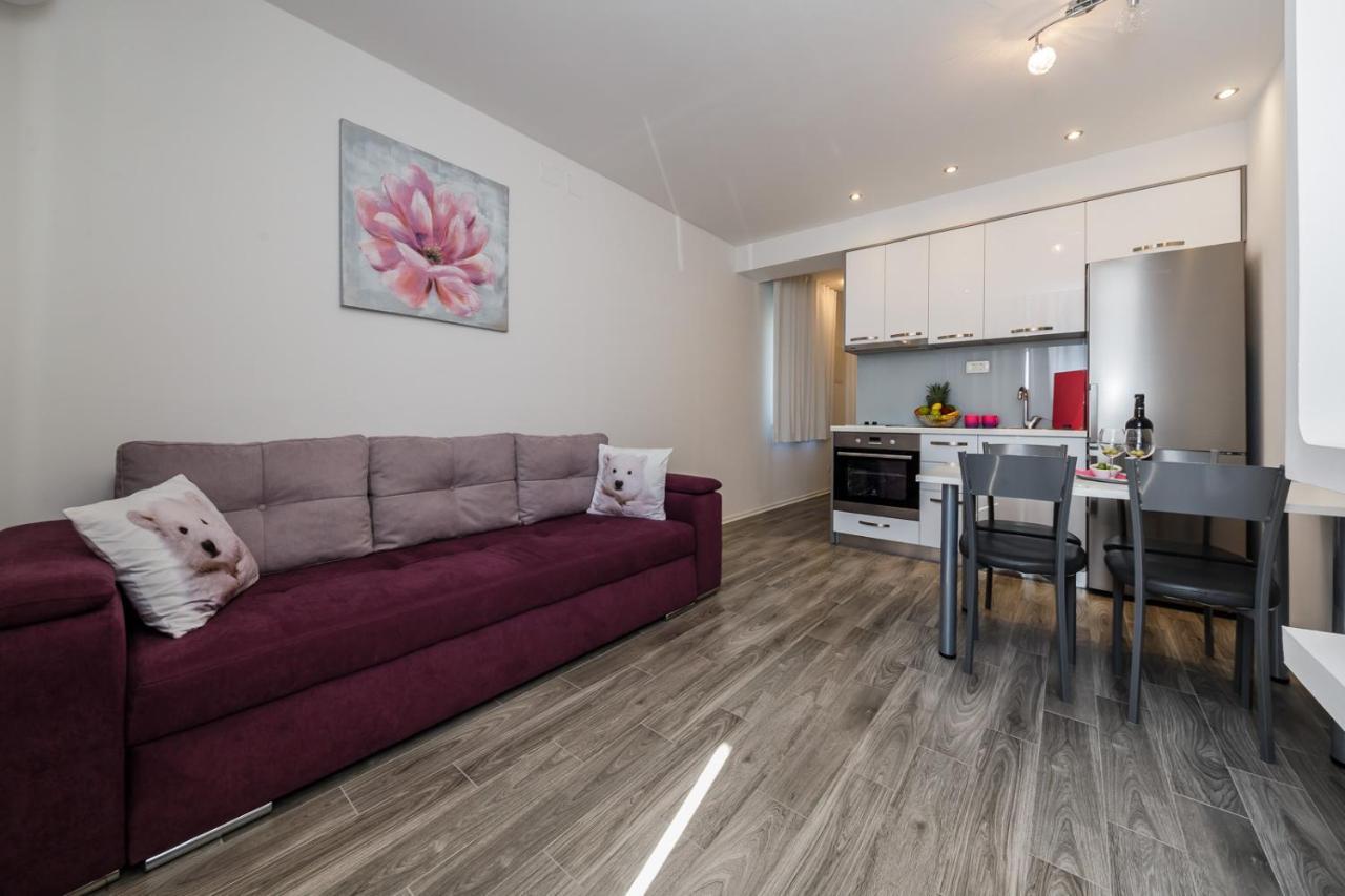 Lovely Apartments Kastela Exterior photo